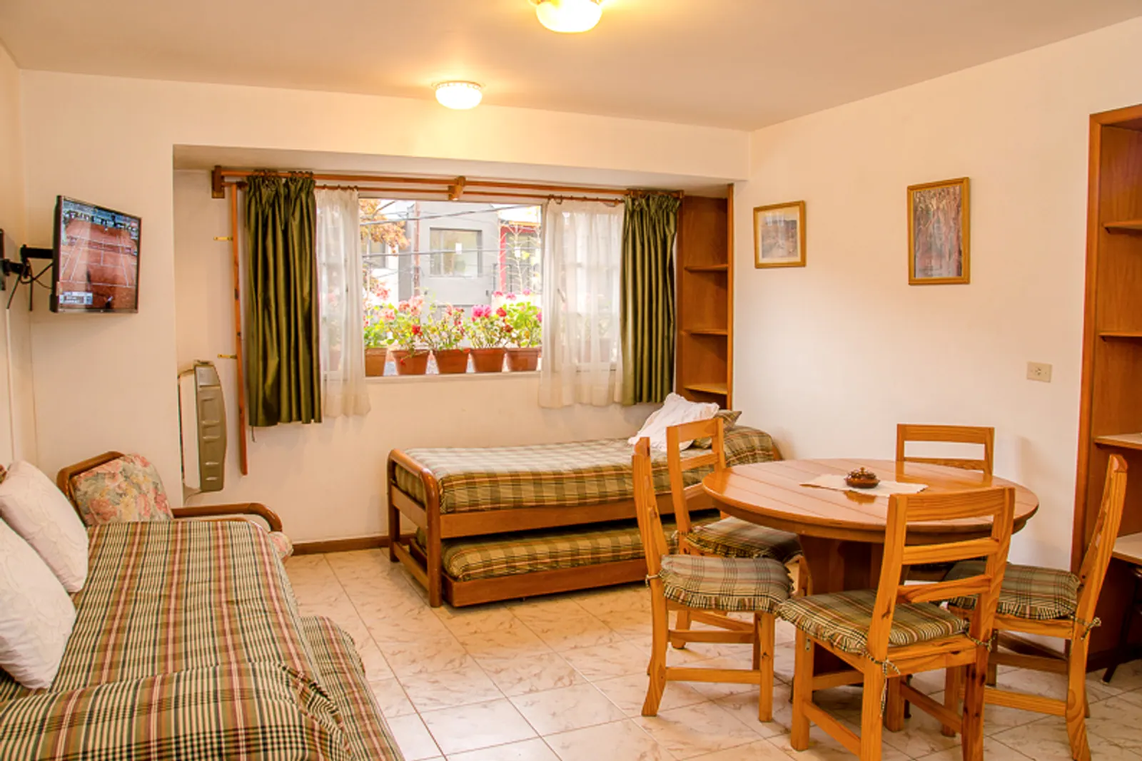 Living de otra unidad de 1 dormitorio